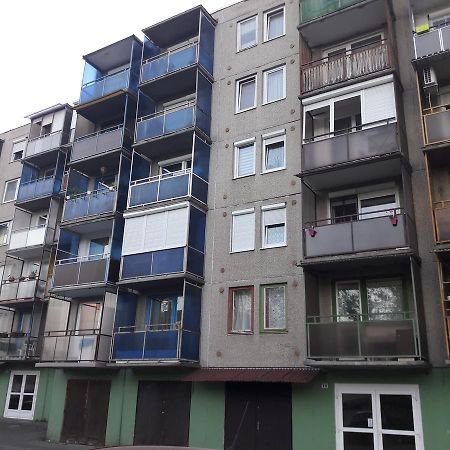 Studio 18 Apartman Kazincbarcika Eksteriør bilde