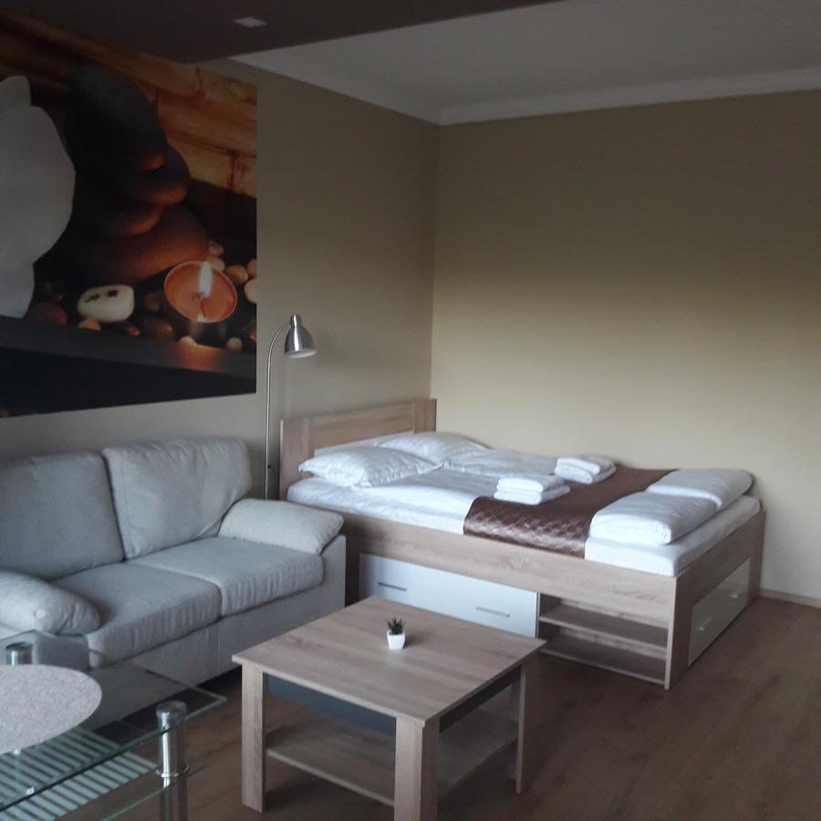 Studio 18 Apartman Kazincbarcika Eksteriør bilde